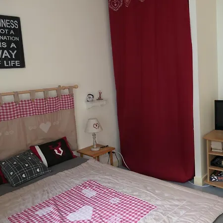 Location Le Pim's à La Feuillée pour 2 à 3 pers Mont-Dore 2 étoiles Extérieur photo